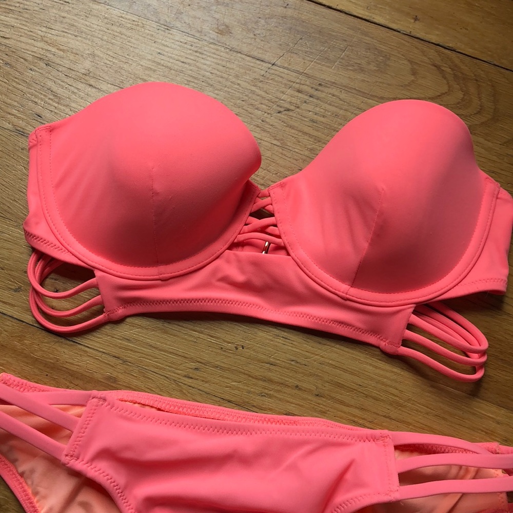 NWOT Victoria’s Secret strapless bikini top